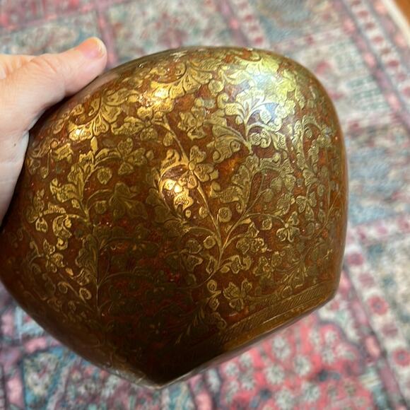Beautiful Vintage etched Antique Indian Asian Brass Bowl Floral Pattern - Picture 3 of 7